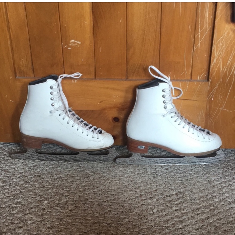 Riedell figure skates